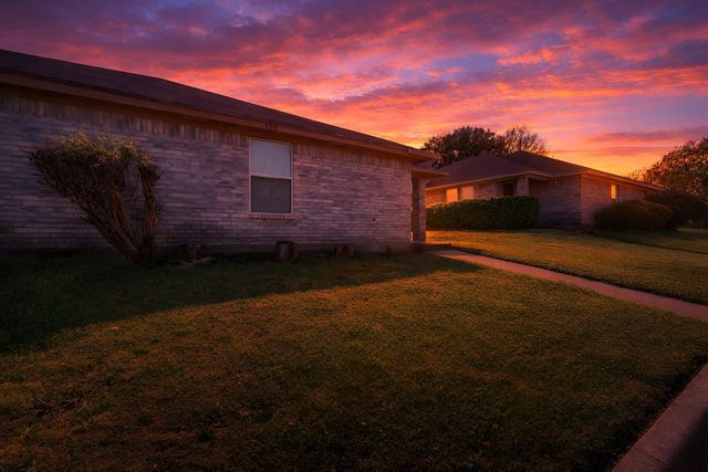 4316 Elliott Oaks Drive, Arlington, TX 76017