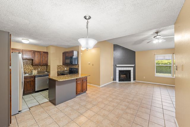 4316 Elliott Oaks Drive, Arlington, TX 76017