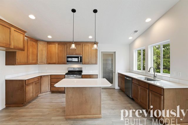 705 S Manifold Ln, Spokane Valley, WA 99016