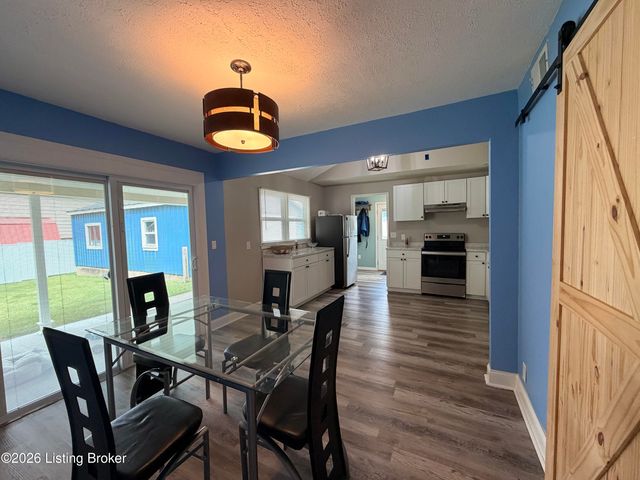 7207 Betsy Ross Dr, Louisville, KY 40272