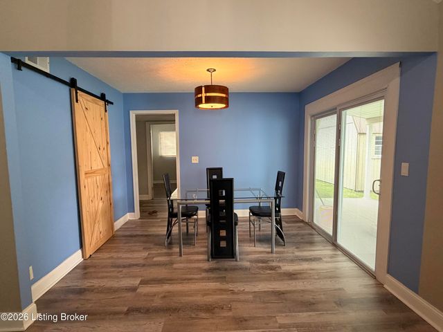 7207 Betsy Ross Dr, Louisville, KY 40272