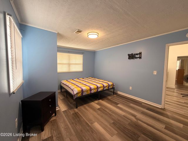 7207 Betsy Ross Dr, Louisville, KY 40272