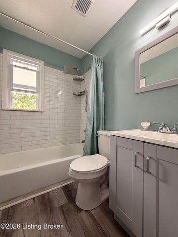 7207 Betsy Ross Dr, Louisville, KY 40272