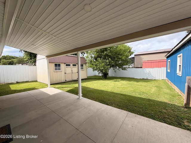 7207 Betsy Ross Dr, Louisville, KY 40272
