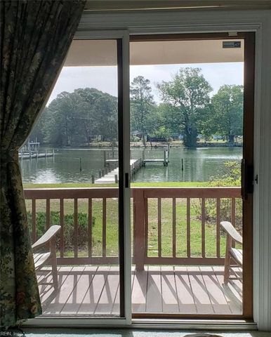1923 Pine LN, Hayes, VA 23072