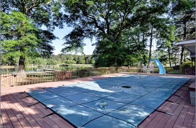 1923 Pine LN, Hayes, VA 23072