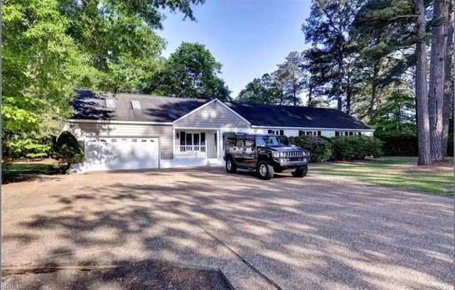 1923 Pine LN, Hayes, VA 23072
