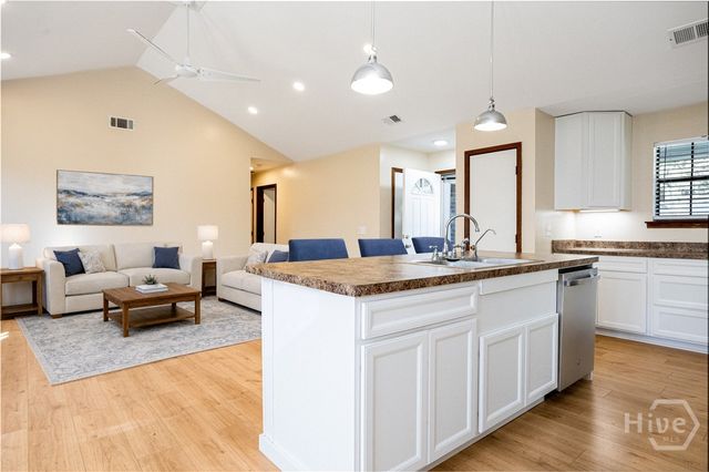 3 Mulberry Court, Savannah, GA 31406