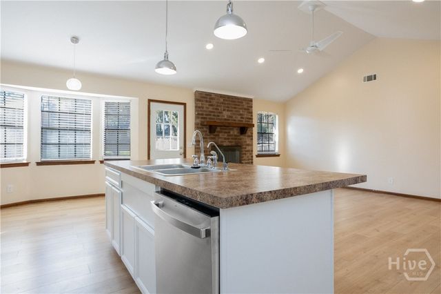 3 Mulberry Court, Savannah, GA 31406