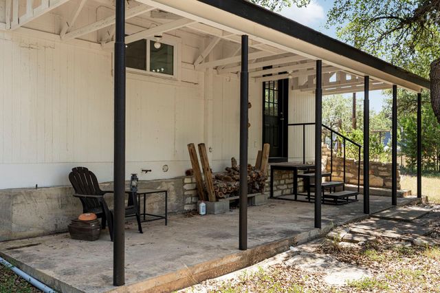 2591 Spring Valley DR, Dripping Springs, TX 78620