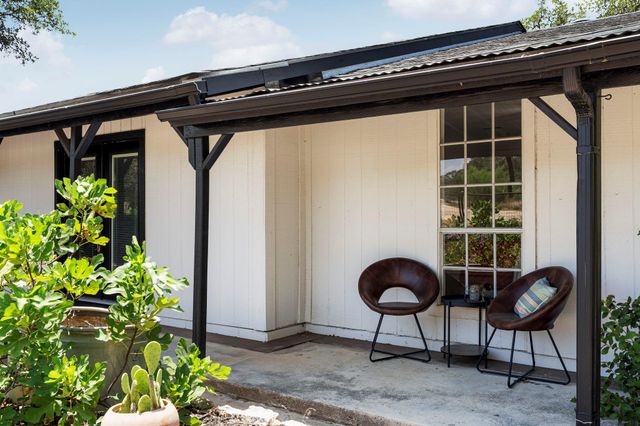 2591 Spring Valley DR, Dripping Springs, TX 78620