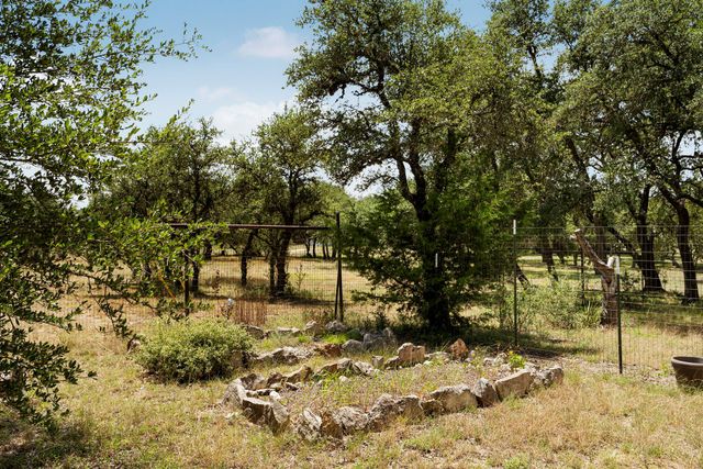 2591 Spring Valley DR, Dripping Springs, TX 78620