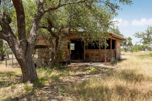 2591 Spring Valley DR, Dripping Springs, TX 78620