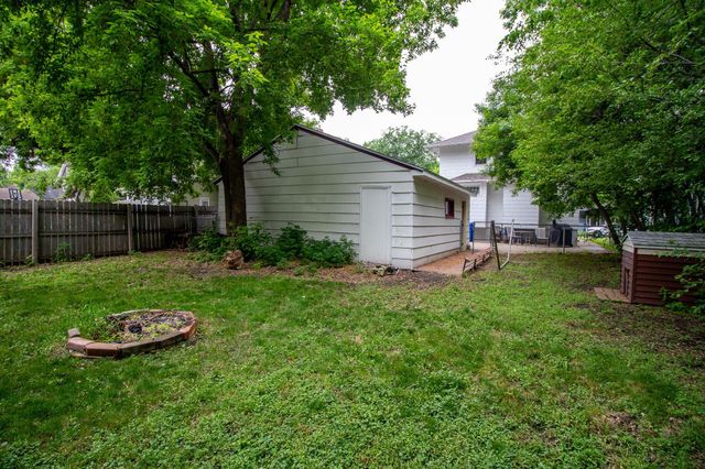 1033 12th Street N, Fargo, ND 58102