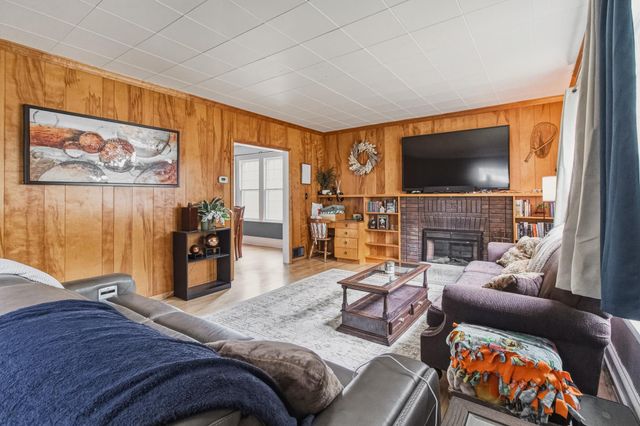 1033 12th Street N, Fargo, ND 58102