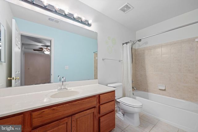 1034 BAKERSFIELD LN, Fredericksburg, VA 22401
