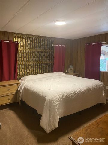 70 N Colony Surf Drive, Lilliwaup, WA 98555