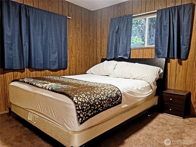 70 N Colony Surf Drive, Lilliwaup, WA 98555