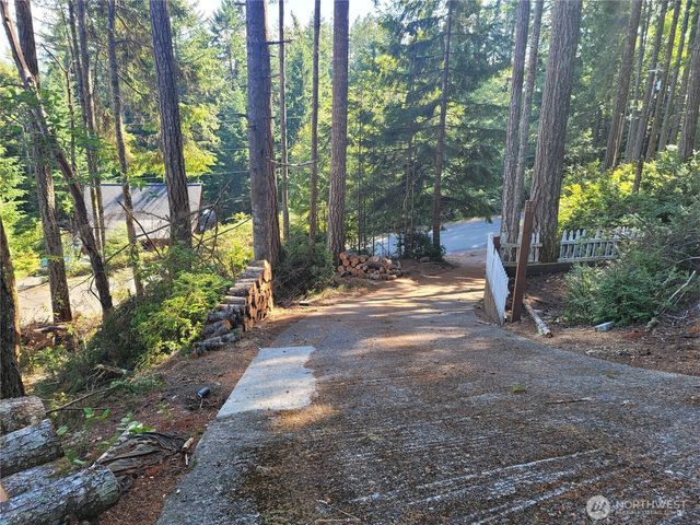70 N Colony Surf Drive, Lilliwaup, WA 98555
