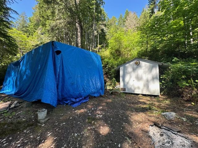 70 N Colony Surf Drive, Lilliwaup, WA 98555