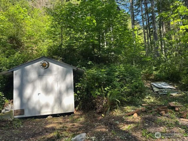 70 N Colony Surf Drive, Lilliwaup, WA 98555