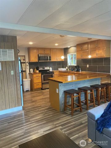 70 N Colony Surf Drive, Lilliwaup, WA 98555