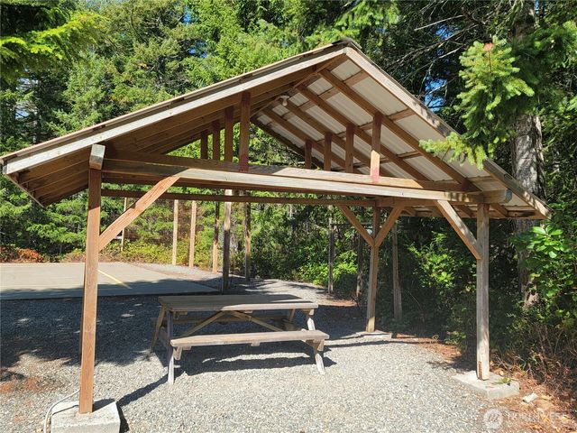 70 N Colony Surf Drive, Lilliwaup, WA 98555