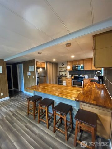 70 N Colony Surf Drive, Lilliwaup, WA 98555