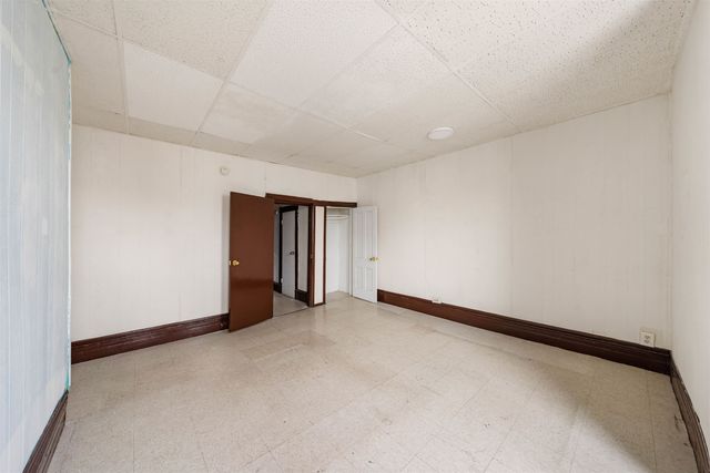 73 VIRGINIA AVE, Jc, Greenville, NJ 07305