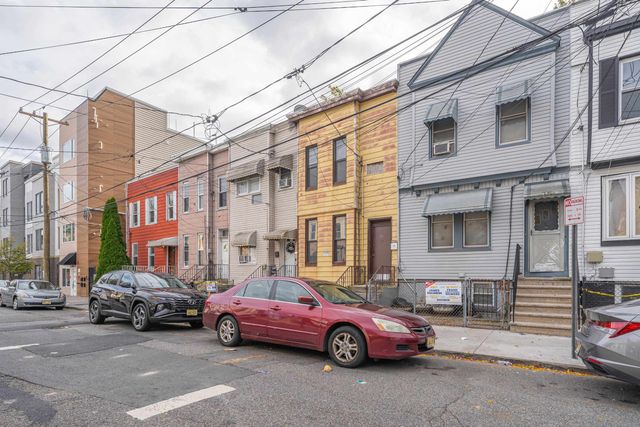 73 VIRGINIA AVE, Jc, Greenville, NJ 07305