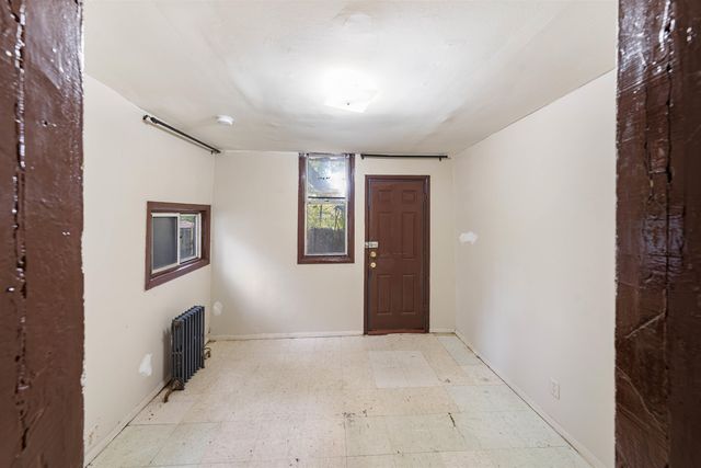 73 VIRGINIA AVE, Jc, Greenville, NJ 07305