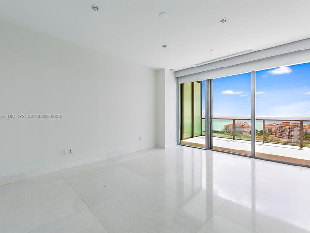 800 S Pointe Dr 2103, Miami Beach, FL 33139