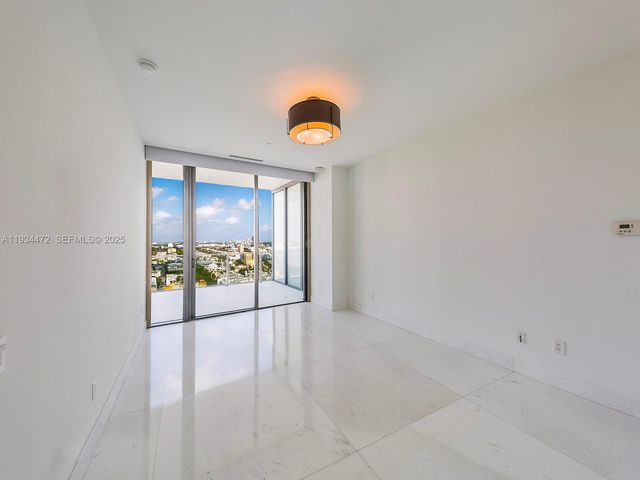 800 S Pointe Dr 2103, Miami Beach, FL 33139