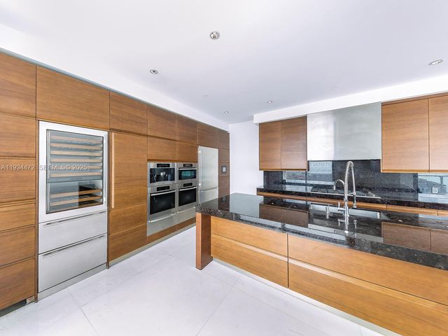 800 S Pointe Dr 2103, Miami Beach, FL 33139