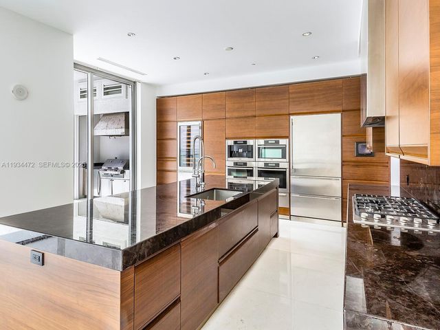 800 S Pointe Dr 2103, Miami Beach, FL 33139