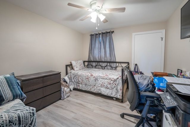 14 Ludlow St, Acushnet, MA 02743