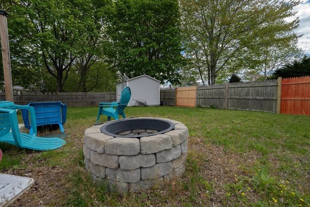 14 Ludlow St, Acushnet, MA 02743
