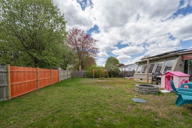 14 Ludlow St, Acushnet, MA 02743