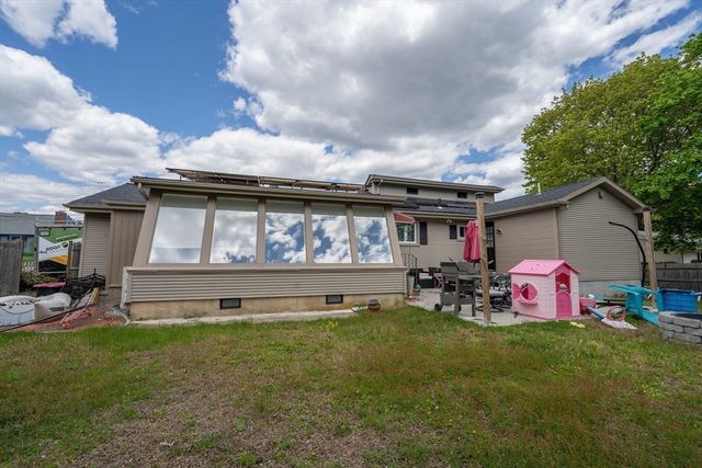 14 Ludlow St, Acushnet, MA 02743