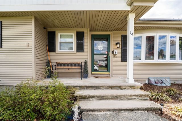 14 Ludlow St, Acushnet, MA 02743