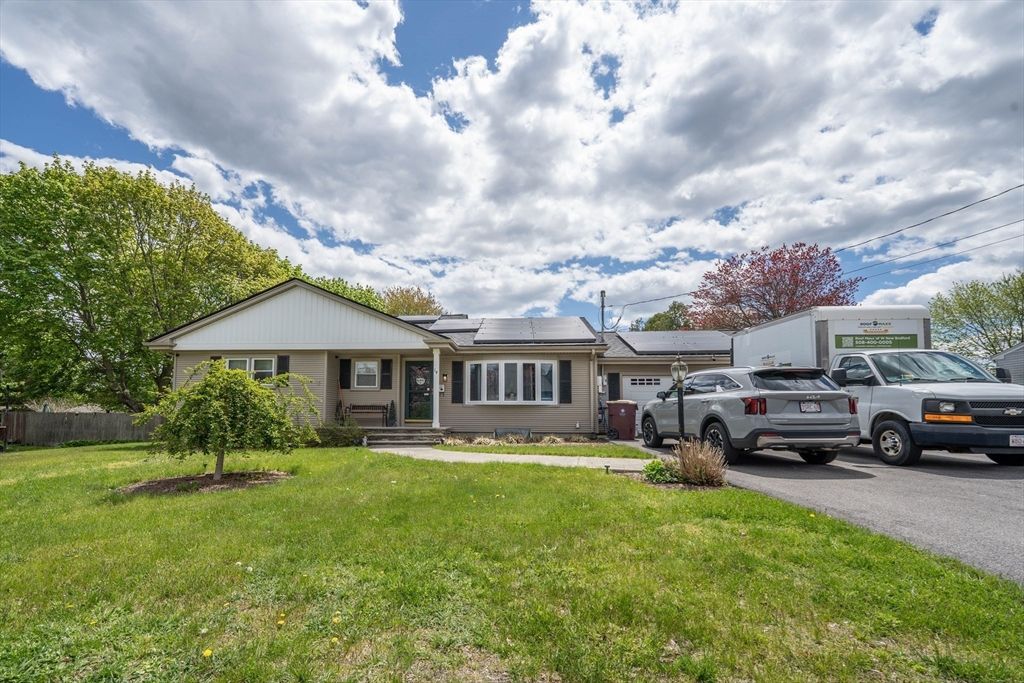 14 Ludlow St, Acushnet, MA 02743