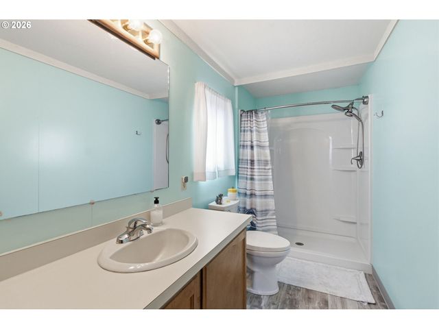 1800 LAKEWOOD Ct 161, Eugene, OR 97402