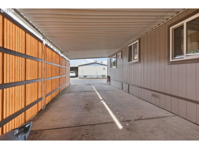 1800 LAKEWOOD Ct 161, Eugene, OR 97402