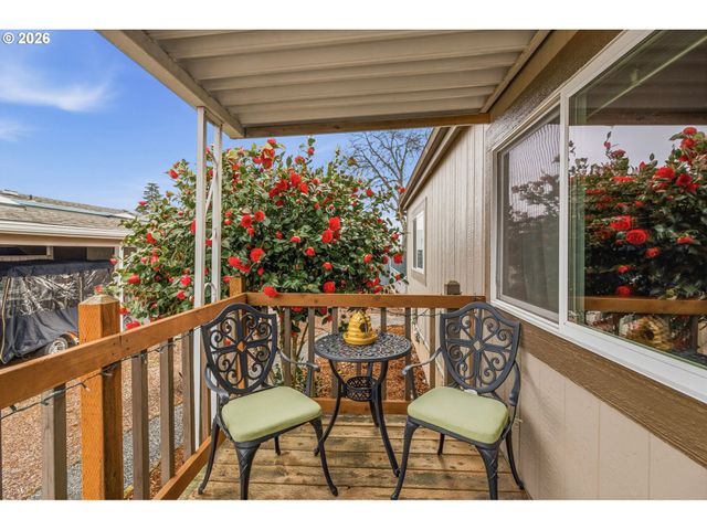 1800 LAKEWOOD Ct 161, Eugene, OR 97402