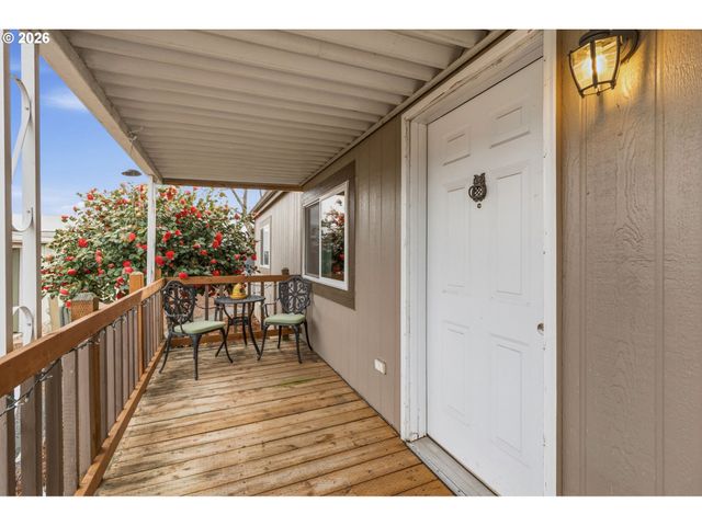 1800 LAKEWOOD Ct 161, Eugene, OR 97402