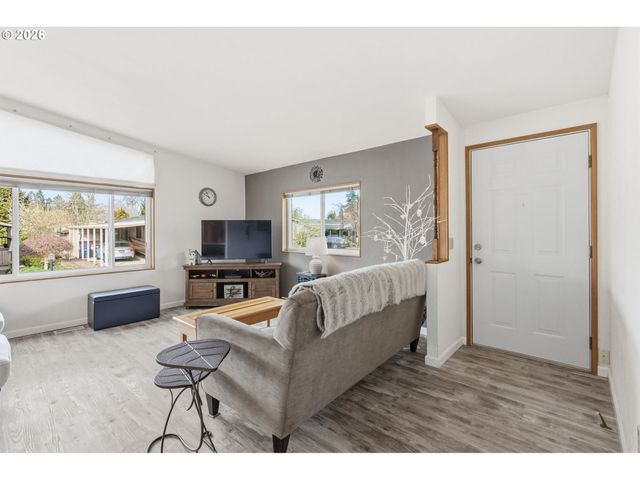 1800 LAKEWOOD Ct 161, Eugene, OR 97402