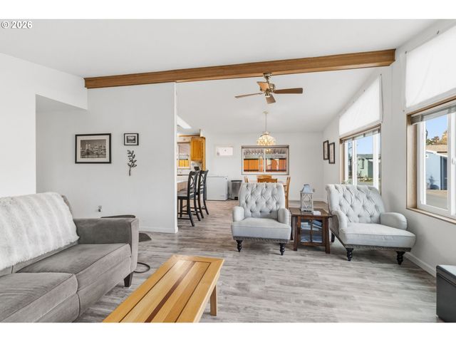 1800 LAKEWOOD Ct 161, Eugene, OR 97402