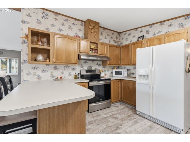 1800 LAKEWOOD Ct 161, Eugene, OR 97402