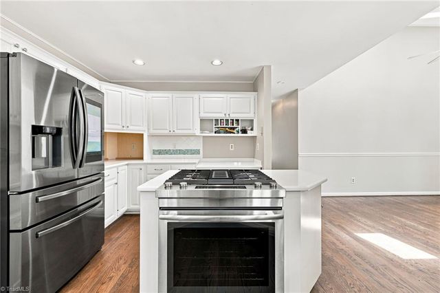 8206 Crows Nest Lane, Greensboro, NC 27455