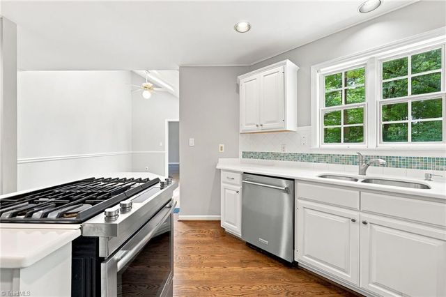8206 Crows Nest Lane, Greensboro, NC 27455